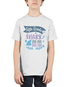 fifth grade shark doo doo doo doo 88# - fifth grade - Youth Tee Unisex