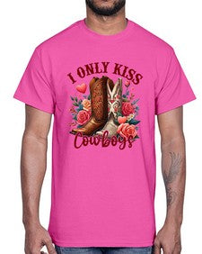 i only kiss cowboys howdy boot 594#- western- Cotton Tee