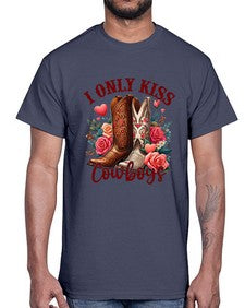 i only kiss cowboys howdy boot 594#- western- Cotton Tee