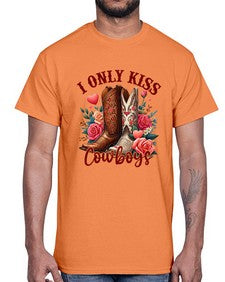 i only kiss cowboys howdy boot 594#- western- Cotton Tee